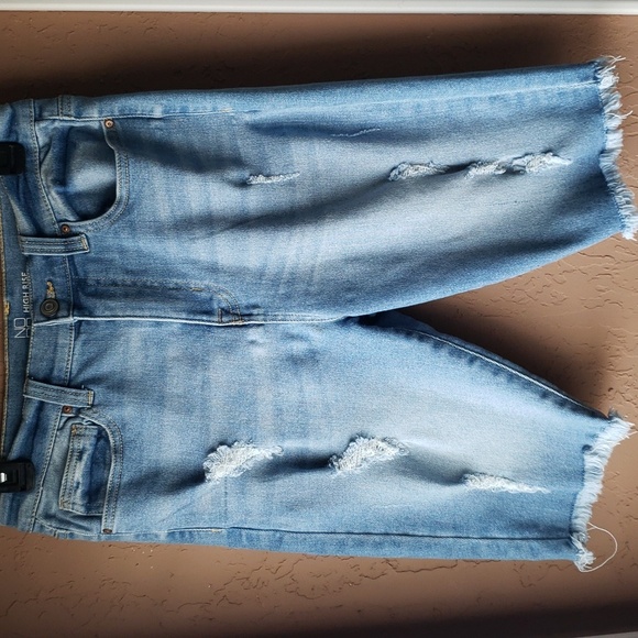 No Boundaries Pants - NOBO High Rise Distressed Denim Shorts Size 13